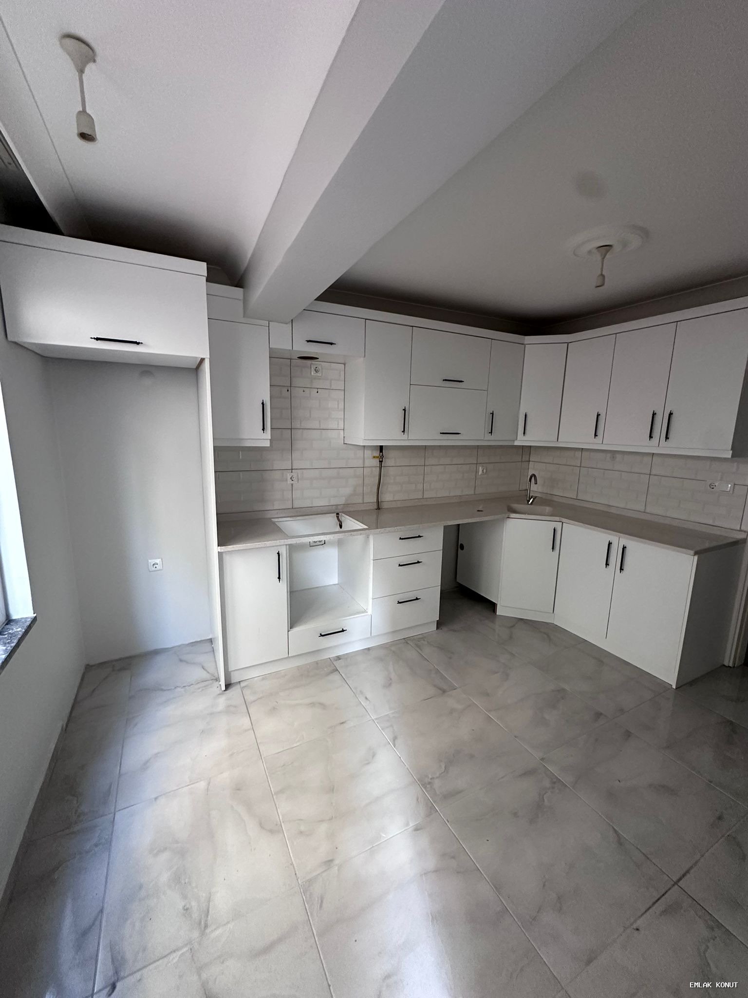 Selimiye Mahallesinde Lüx Arakat Kiralık 2+1