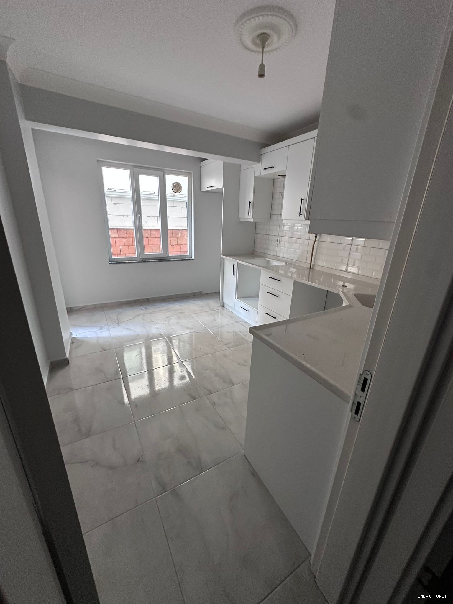 Selimiye Mahallesinde Lüx Arakat Kiralık 2+1