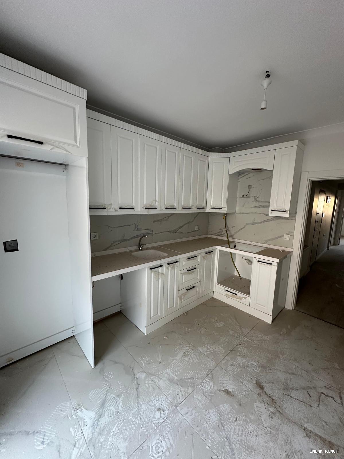 Sırabademler Cadde Cephe 3+1 Daire